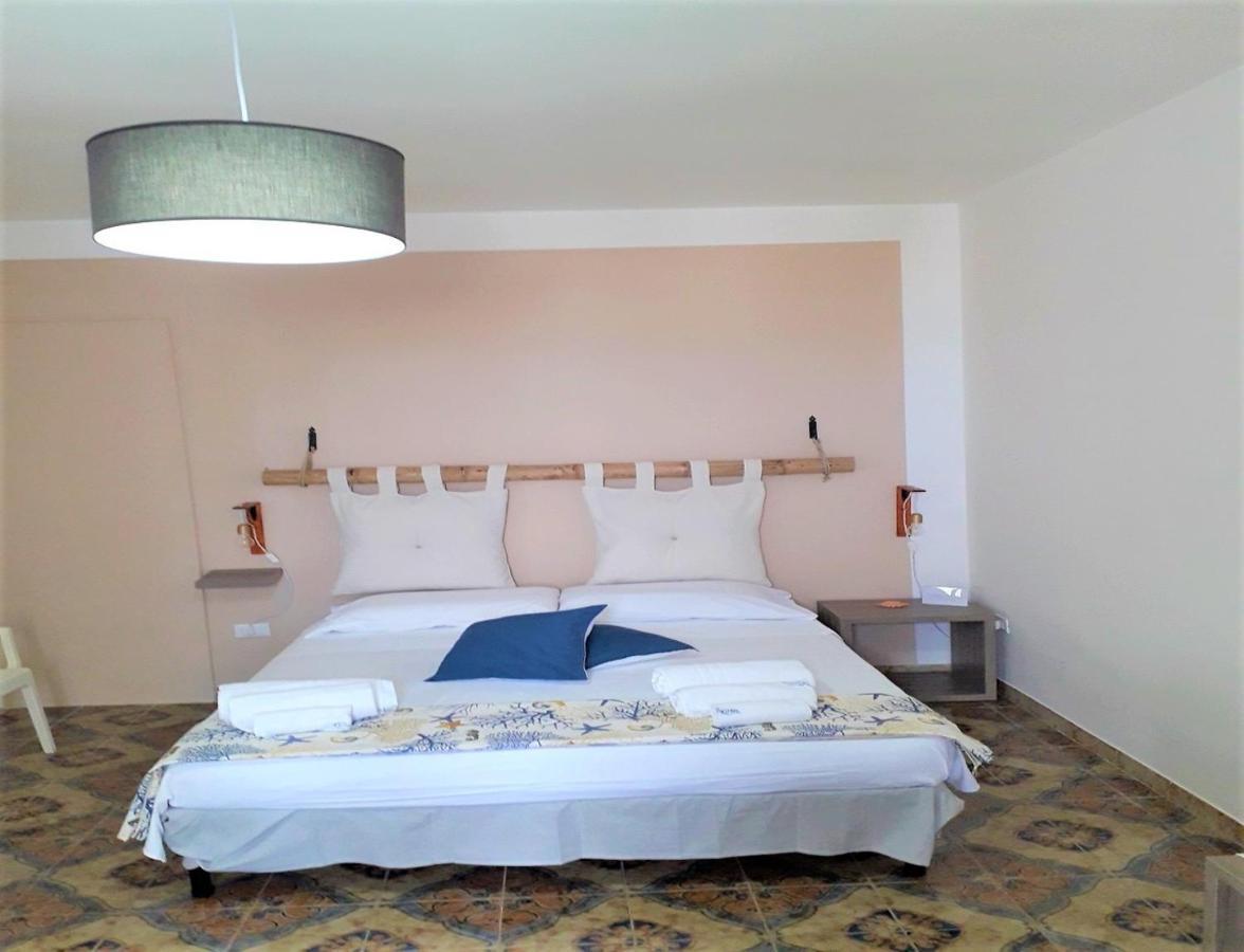 Estasi Sul Mare Bed & Breakfast Порто Чезарео Екстериор снимка