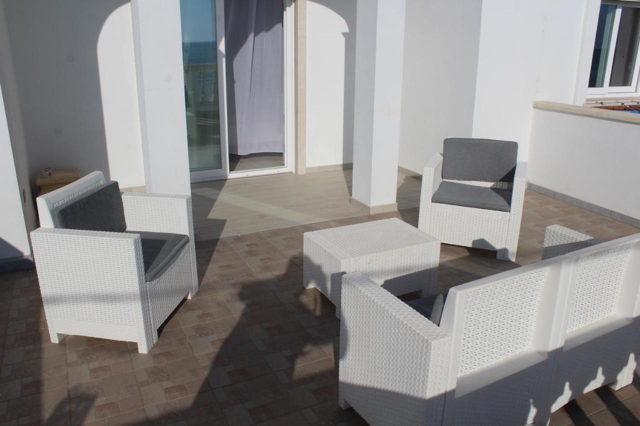 Estasi Sul Mare Bed & Breakfast Порто Чезарео Екстериор снимка