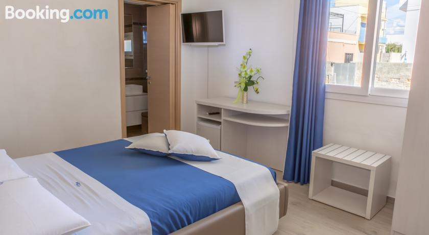 Estasi Sul Mare Bed & Breakfast Порто Чезарео Екстериор снимка