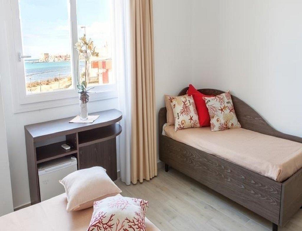 Estasi Sul Mare Bed & Breakfast Порто Чезарео Екстериор снимка