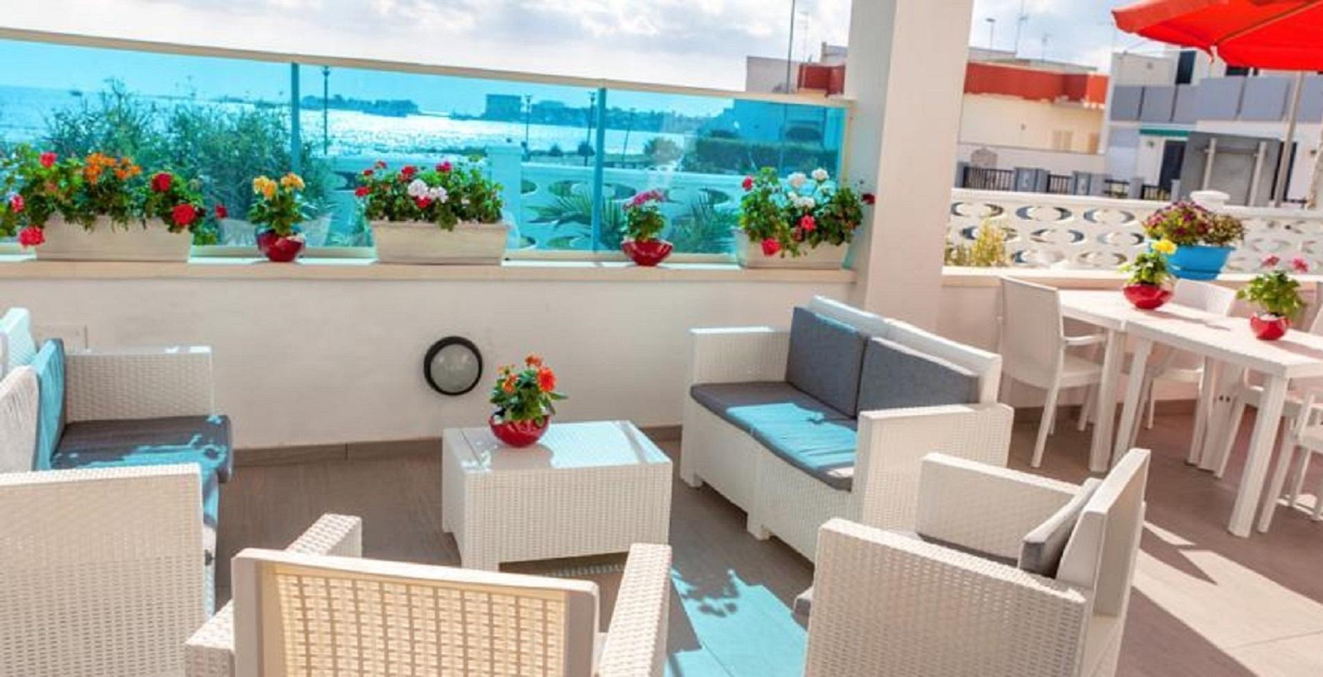 Estasi Sul Mare Bed & Breakfast Порто Чезарео Екстериор снимка