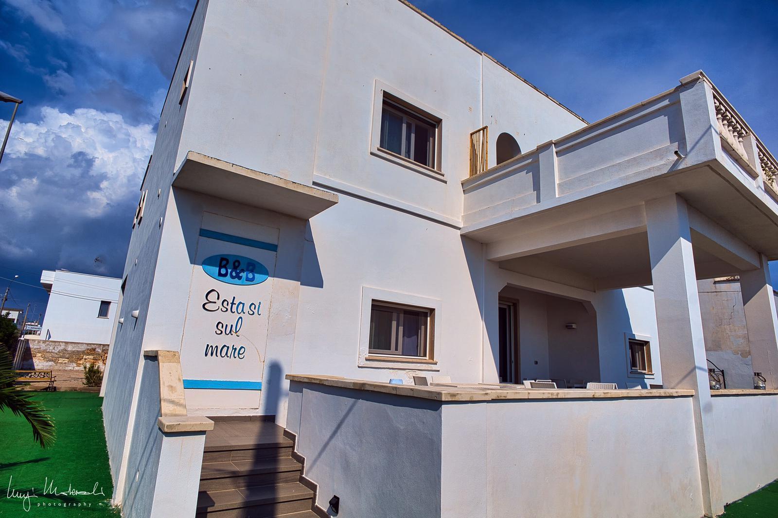 Estasi Sul Mare Bed & Breakfast Порто Чезарео Екстериор снимка