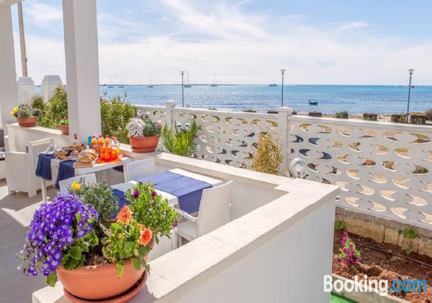Estasi Sul Mare Bed & Breakfast Порто Чезарео Екстериор снимка