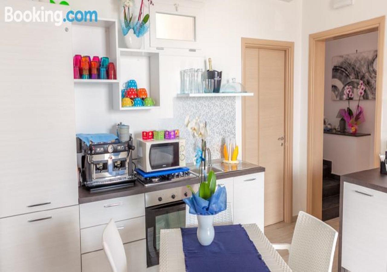 Estasi Sul Mare Bed & Breakfast Порто Чезарео Екстериор снимка