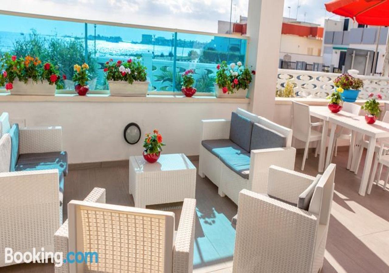 Estasi Sul Mare Bed & Breakfast Порто Чезарео Екстериор снимка