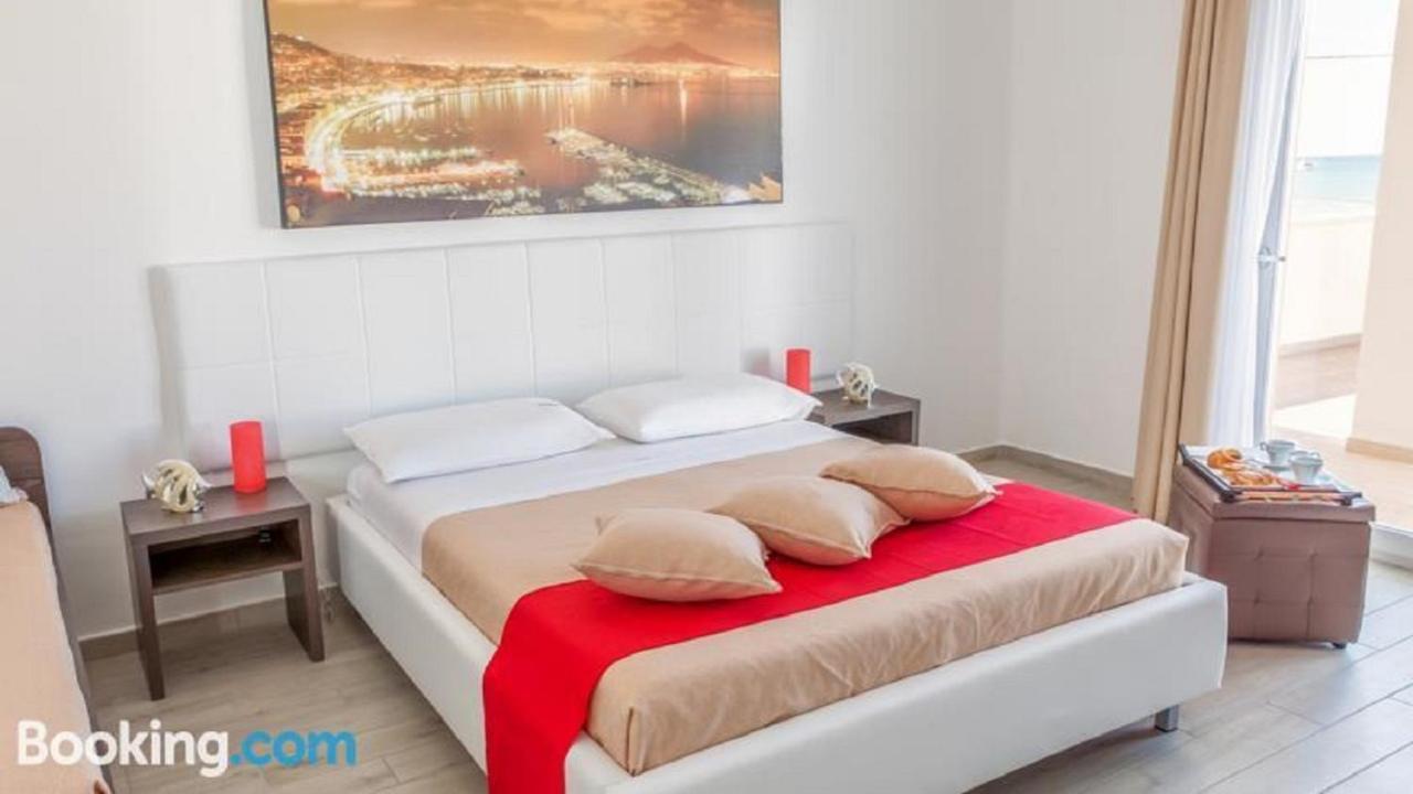 Estasi Sul Mare Bed & Breakfast Порто Чезарео Екстериор снимка