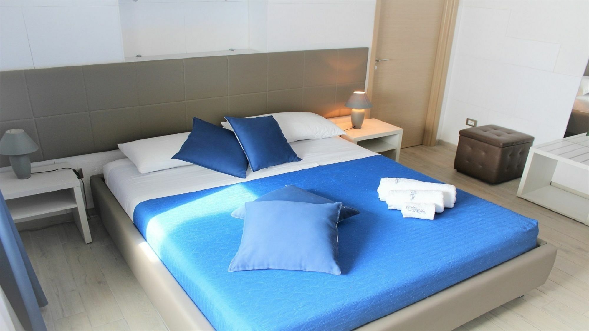 Estasi Sul Mare Bed & Breakfast Порто Чезарео Екстериор снимка